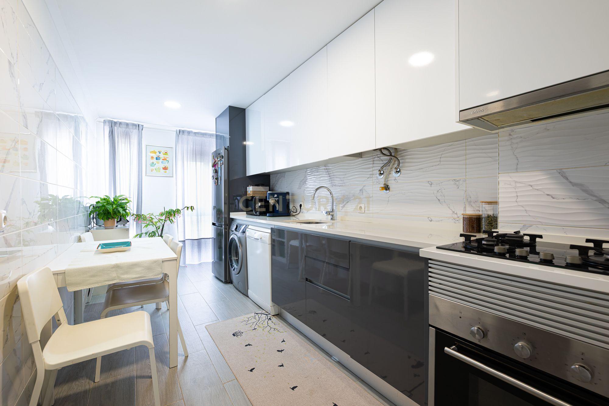 Fotografia 11 de Apartamento Renovado na Sobreda da Caparica, Almada