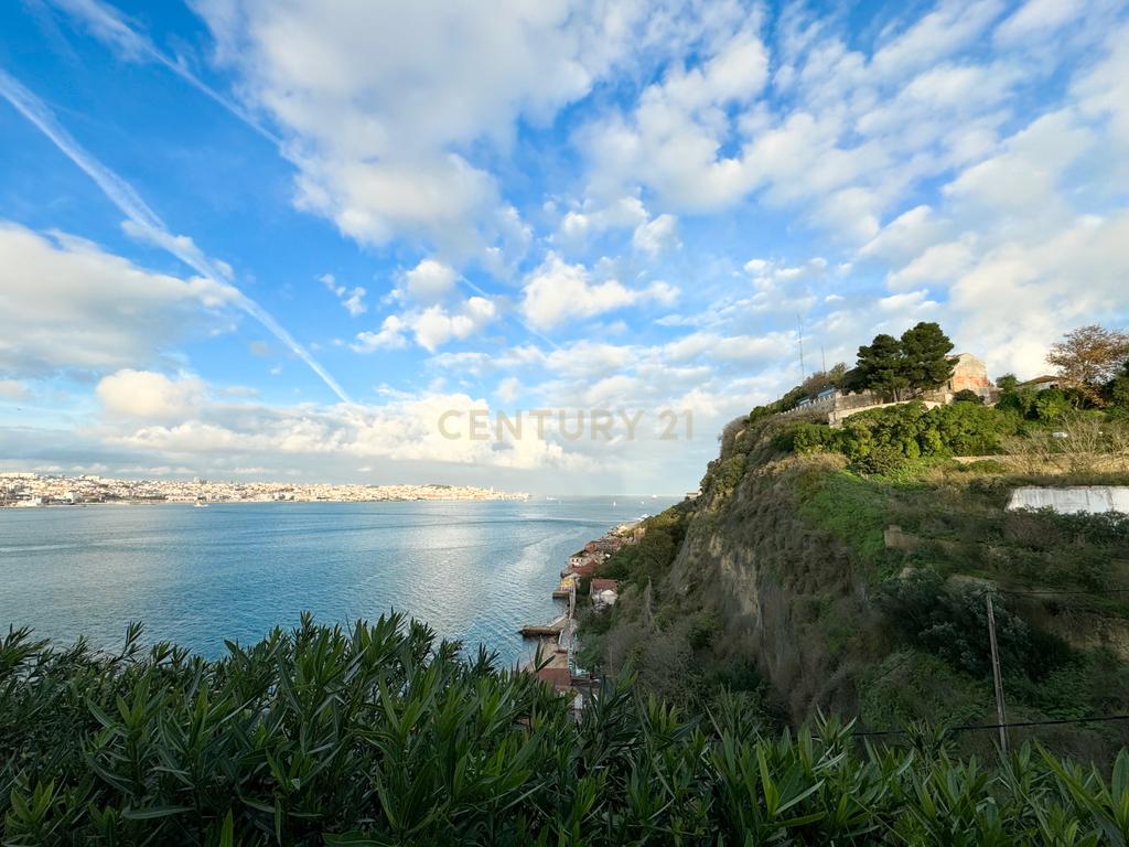 Apartamento 2 Assoalhadas com logradouro, zona histórica de Almada - Image 13