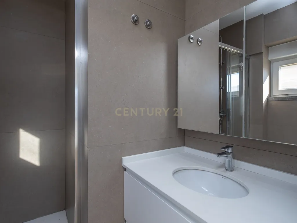 Apartamento no centro do Estoril - Image 13