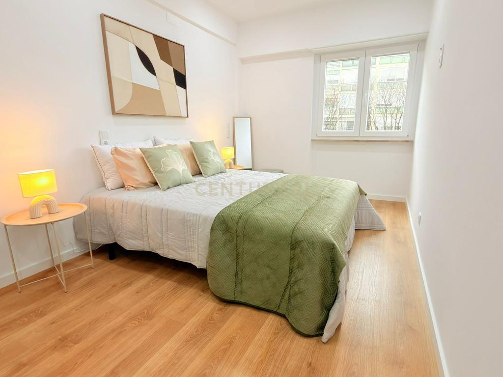 Espaçoso Apartamento T3 em Benfica - Image 13