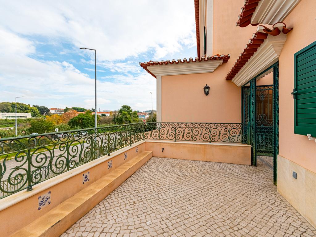 MORADIA T4 - SANTARÉM - Conforto, Elegância e Funcionalidade - Image 50