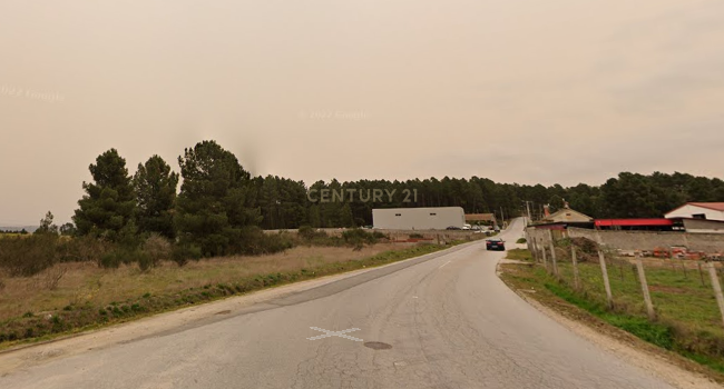 Armazém com Parque de Estacionamento – Localização Estratégica - Image 7