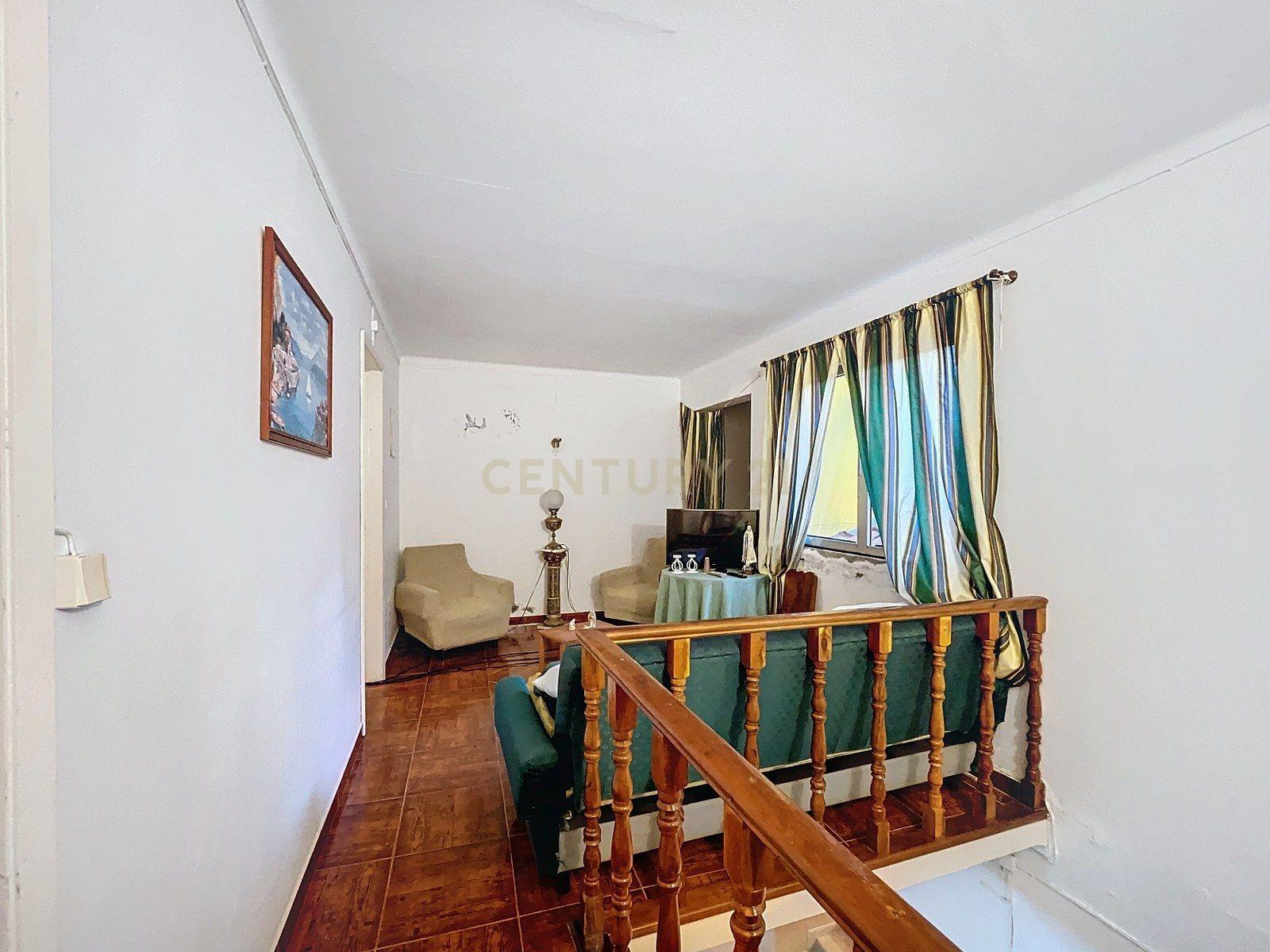 Moradia T4, centro de Ponta Delgada - Image 13