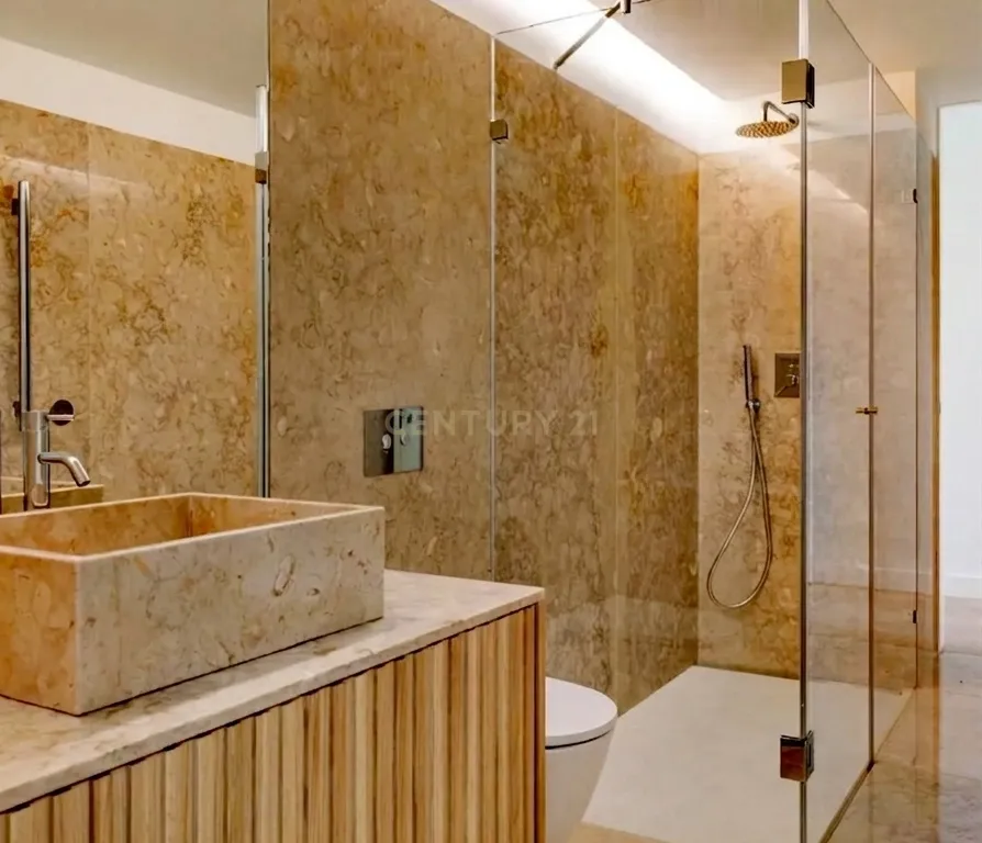 Luxuosa Moradia T4 em Alcântara, Lisboa - Image 7