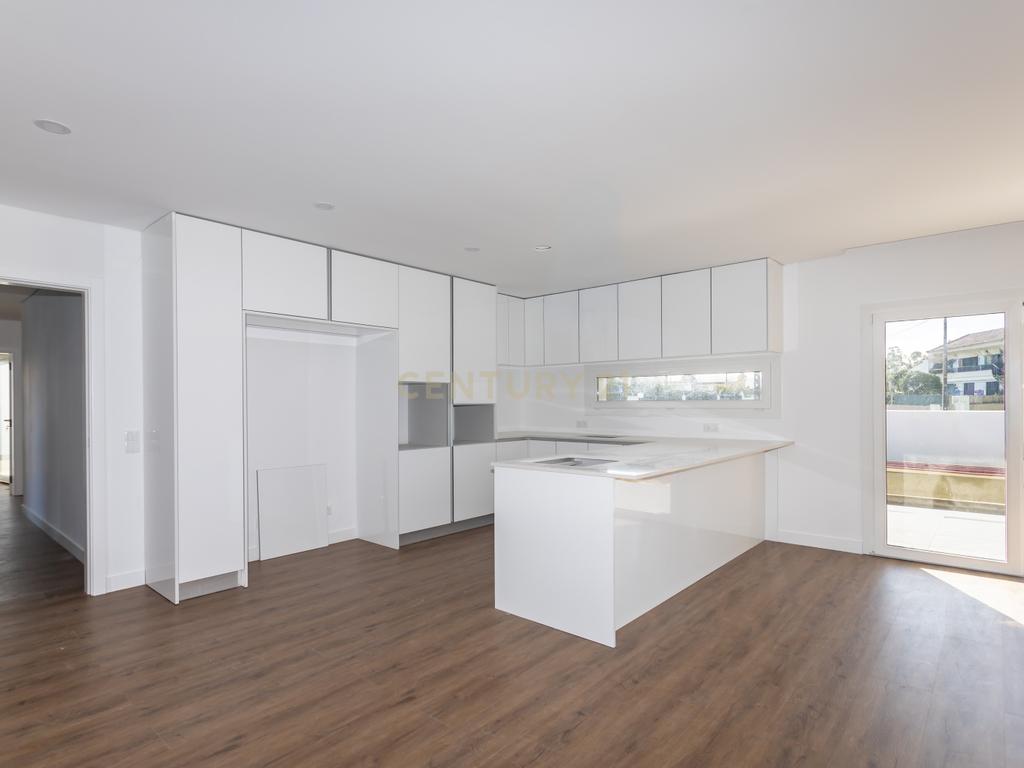 Moradia T3 Térrea Isolada com 3 suítes | Quinta do Anjo - Image 17