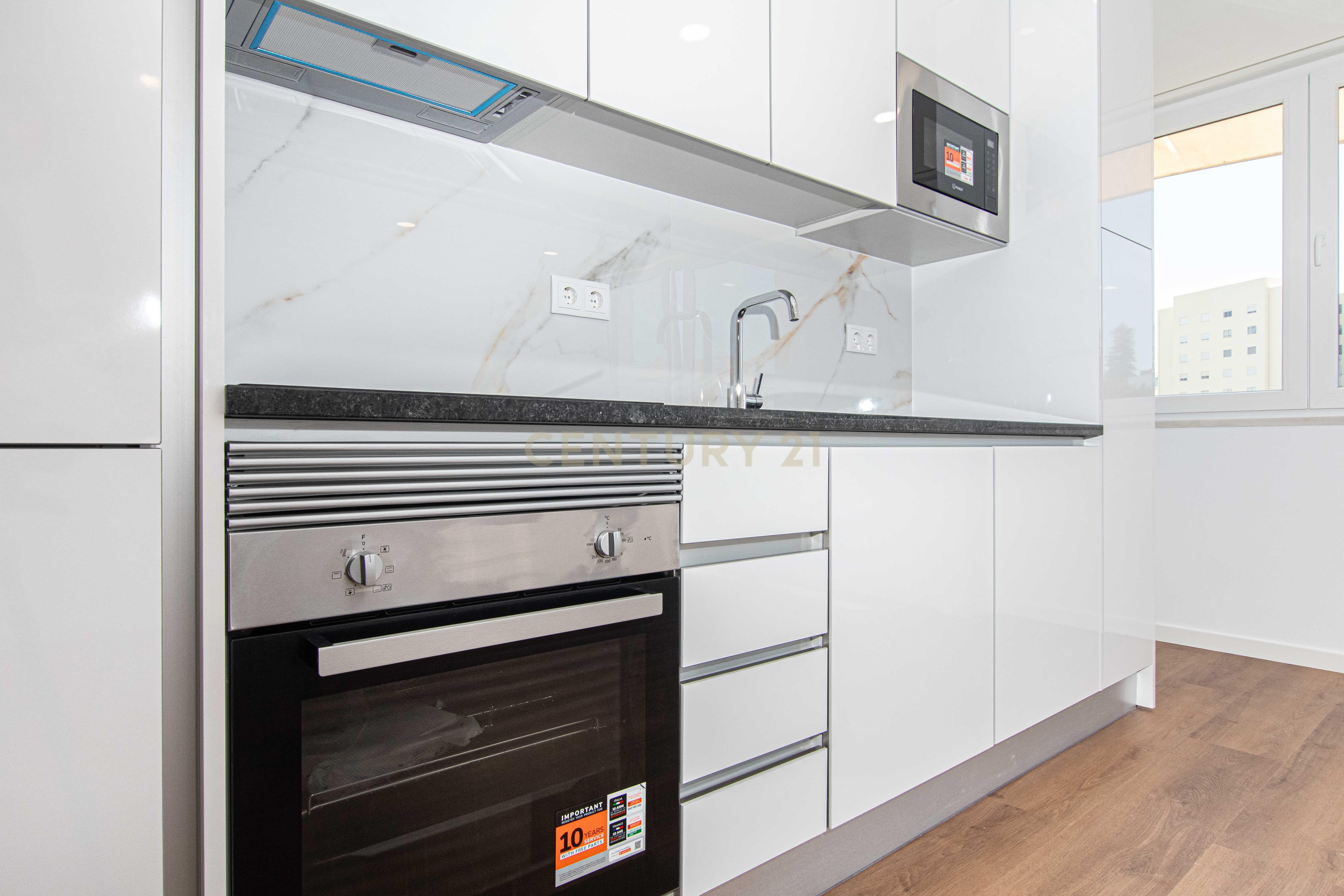 Fotografia 3 de Apartamento T2 Totalmente Remodelado | Rua da Venezuela, Benfica, Lisboa