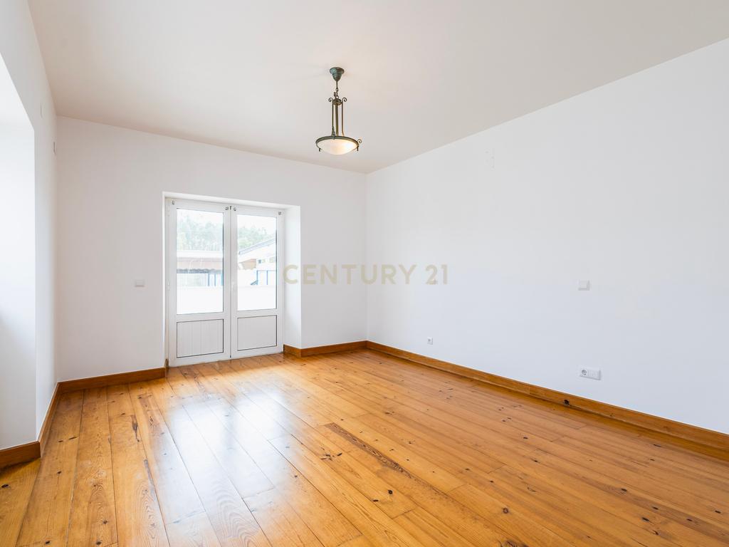 Moradia T3 com Piscina e Vistas para a Natureza – Chainça | Leiria - Image 10