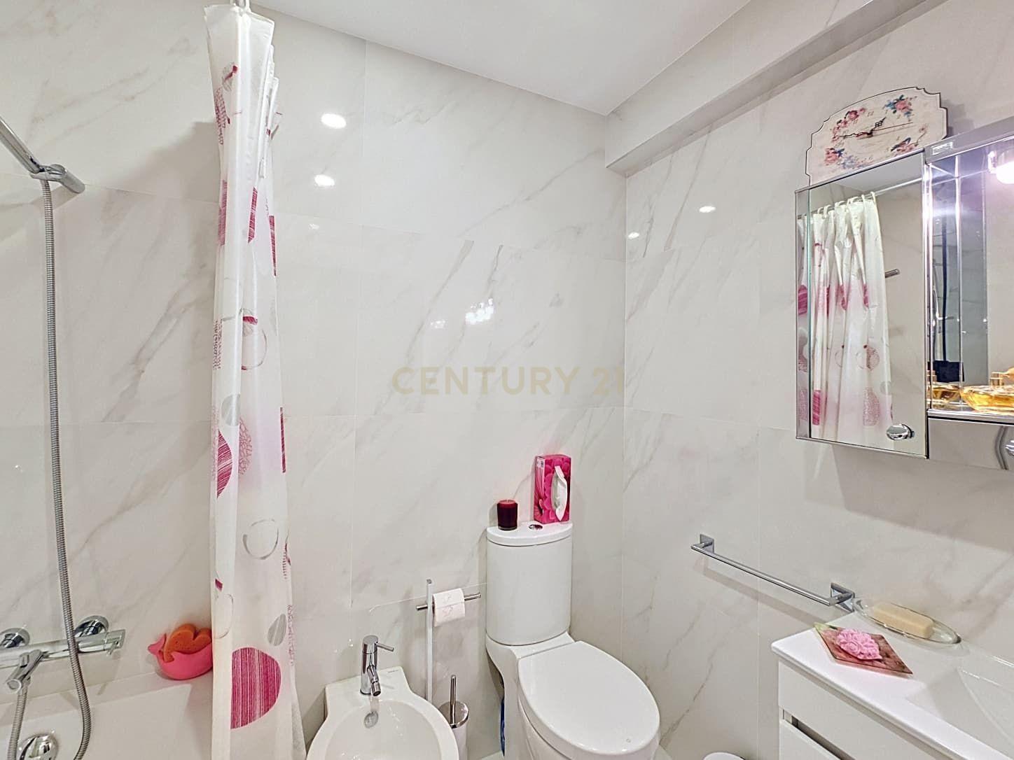Fotografia 6 de Apartamento T1 no Bonfim, Porto - Localização Central e Conforto