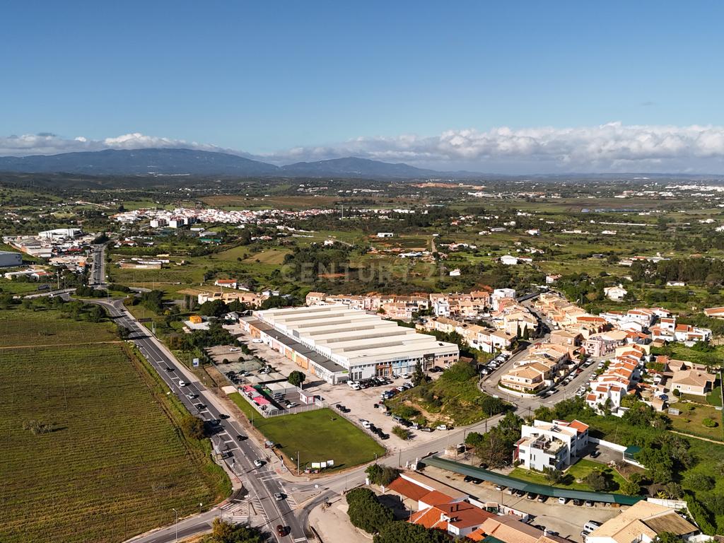 Armazém em Odiáxere - Lagos | Localização Estratégica e Excelente Acessibilidade - Image 3