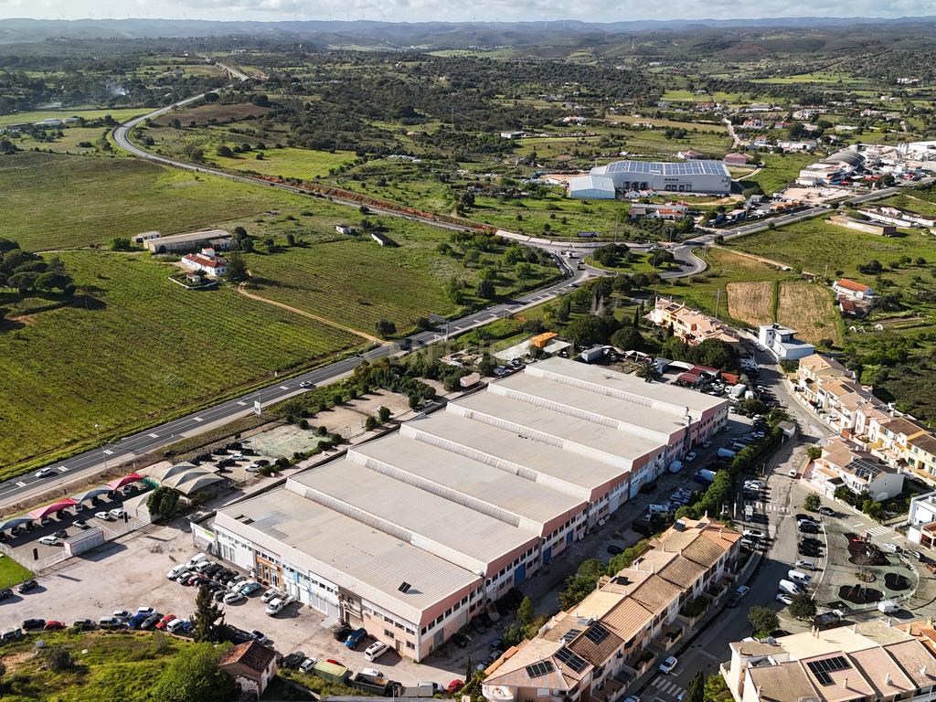 Armazém em Odiáxere - Lagos | Localização Estratégica e Excelente Acessibilidade - Image 14