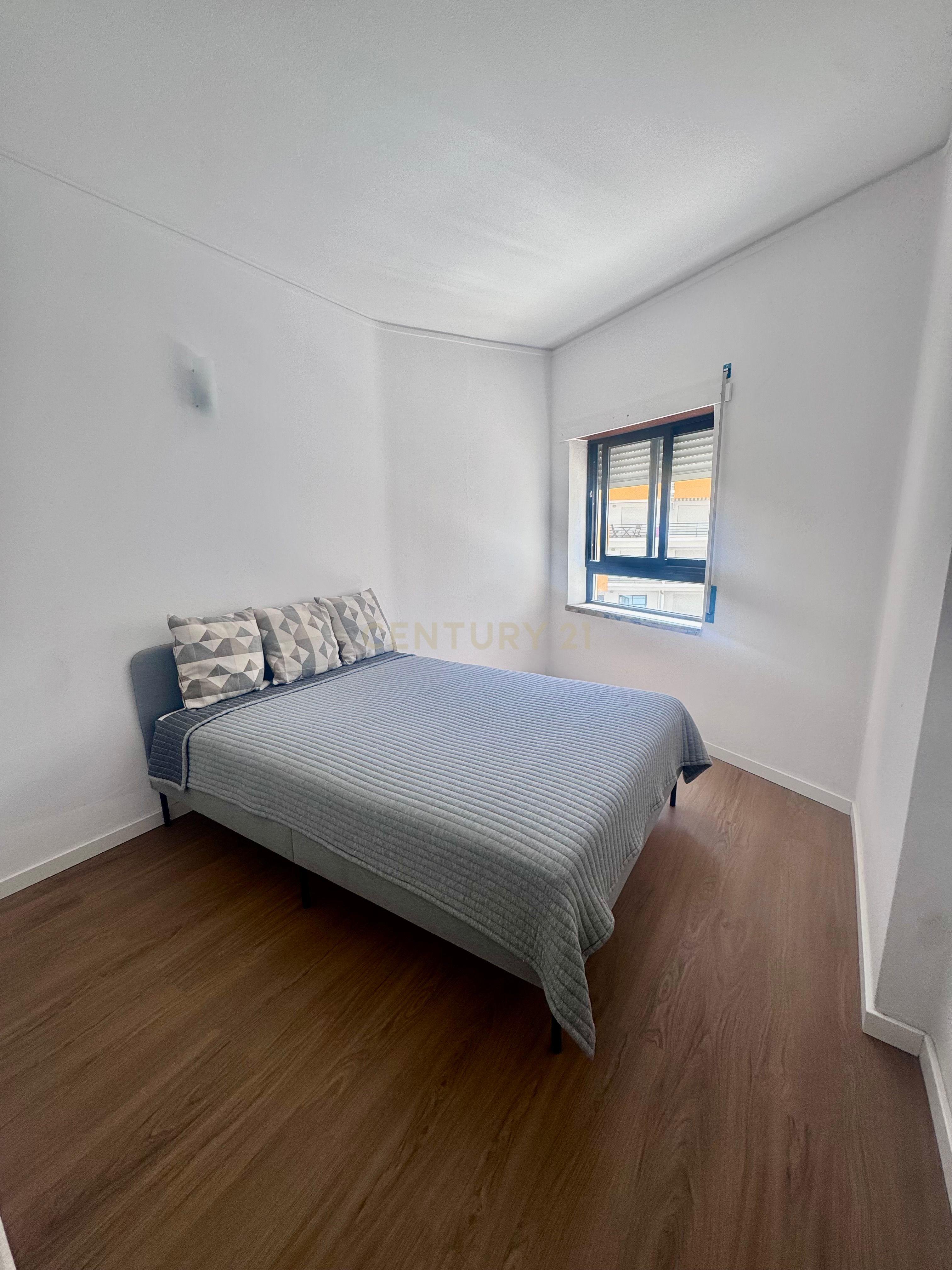 Fotografia 10 de Apartamento T1 em Armação de Pêra.