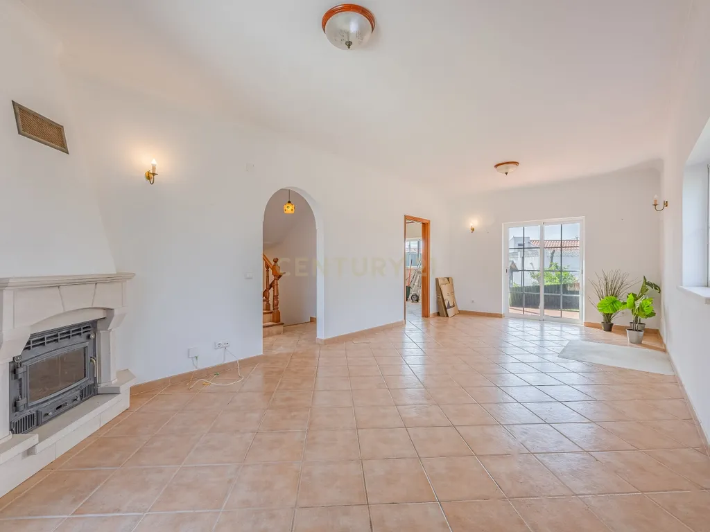 Moradia T3 com Jardim e Garagem em Sagres — Viva o Algarve ao Ritmo do Mar - Image 8