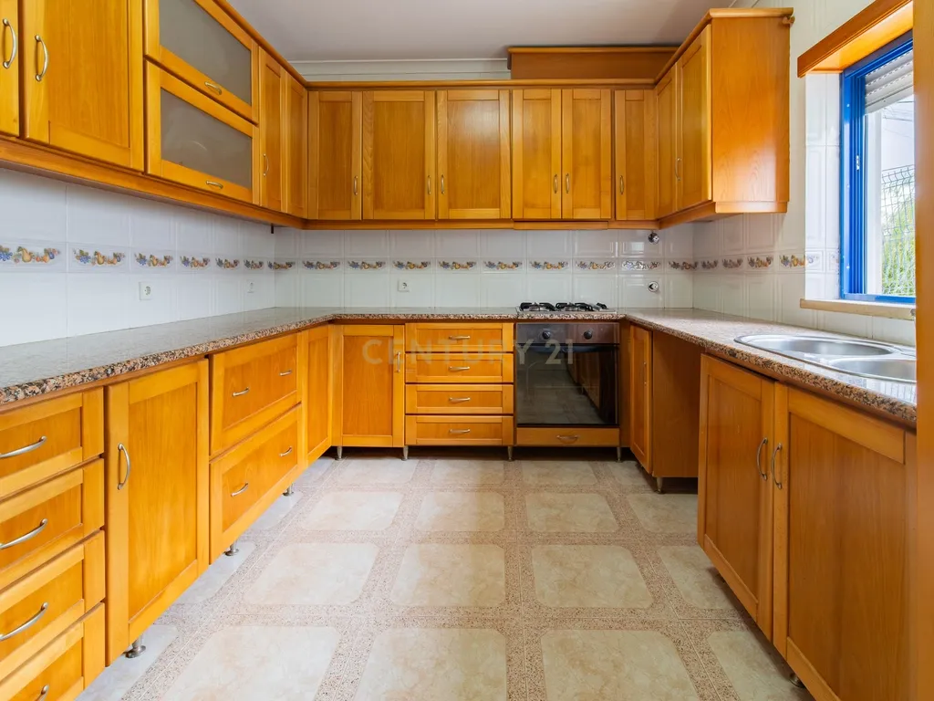 Excelente Moradia T3 na Burinhosa - Image 9