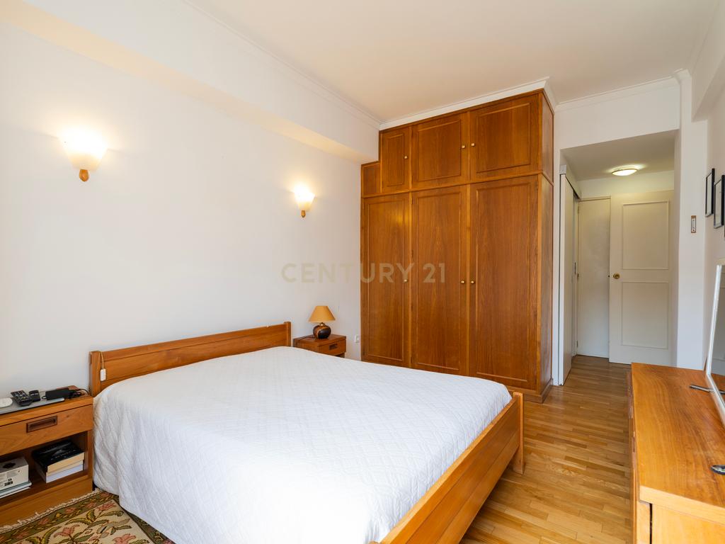 Excelente apartamento T3 em Carnaxide - Image 12