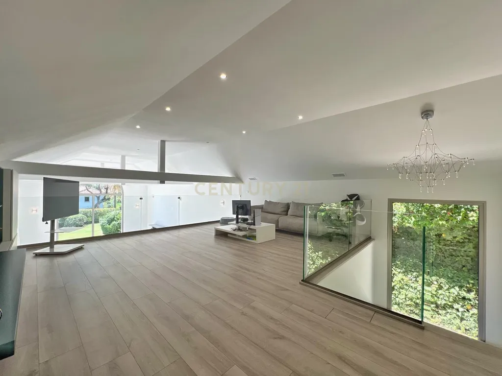 Elegante moradia mediterrânea de cinco quartos com vista para o prestigiado campo de golfe Valderrama, em Sotogrande Alto - Image 33