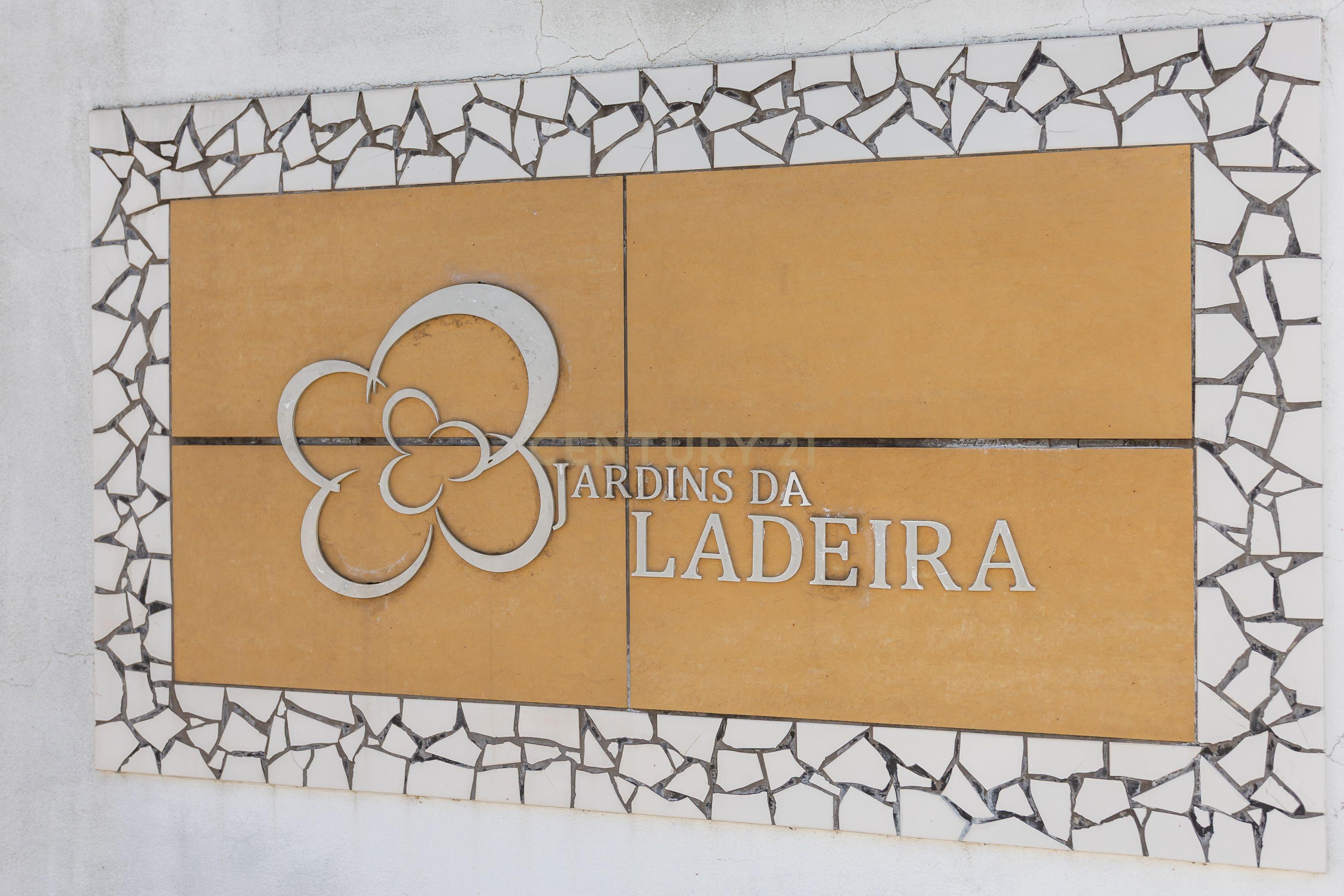 Apartamento T3 Condomínio Jardins da Ladeira, Aldeia de Paio Pires - Image 30