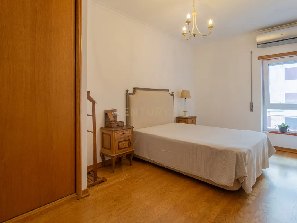 Apartamento T2, sito na localidade de Cova da Piedade, concelho de Almada. - Image 1