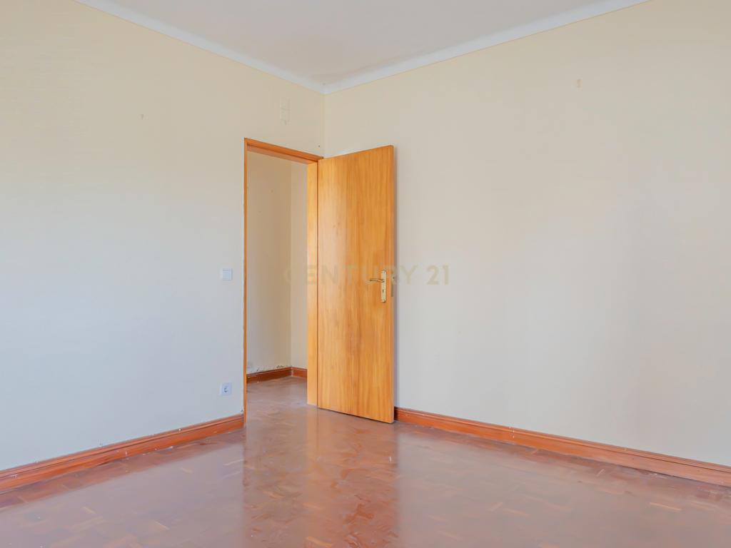 MORADIA SÃO DOMINGOS DE RANA - DUAS ESTRATÉGIAS; UM ÚNICO INVESTIMENTO; UM ENORME POTENCIAL DE VALORIZAÇÃO E RENTABILIDADE - Image 63