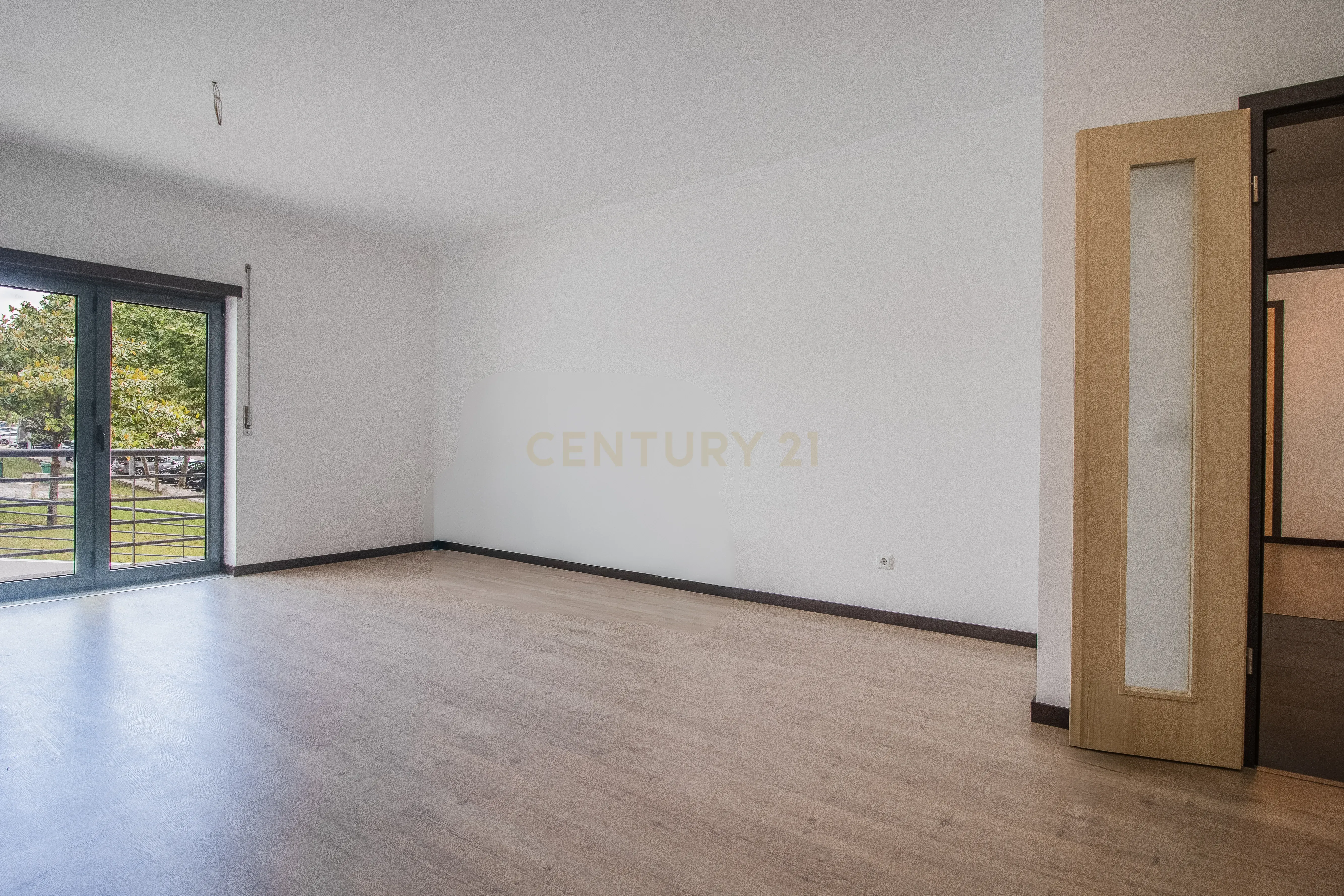 Fotografia 6 de Apartamento T3 c/ 2 Varandas, Garagem Dupla e Terraço com Sala de Eventos