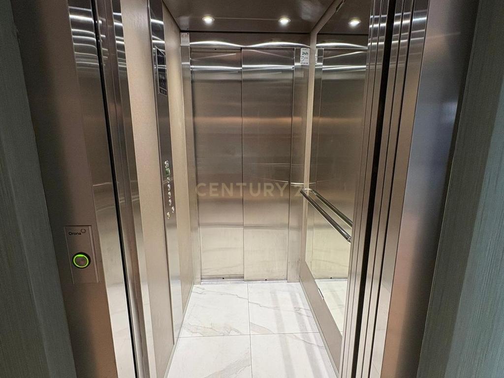 Apartamento de luxo no centro com estacionamento incluído. - Image 18