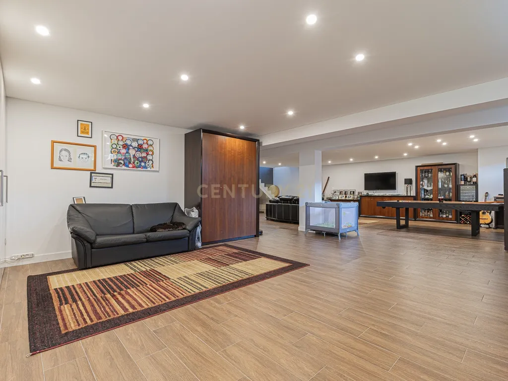 Moradia T4 de luxo, lote de gaveto 805m2, com cave e piscina. - Image 35