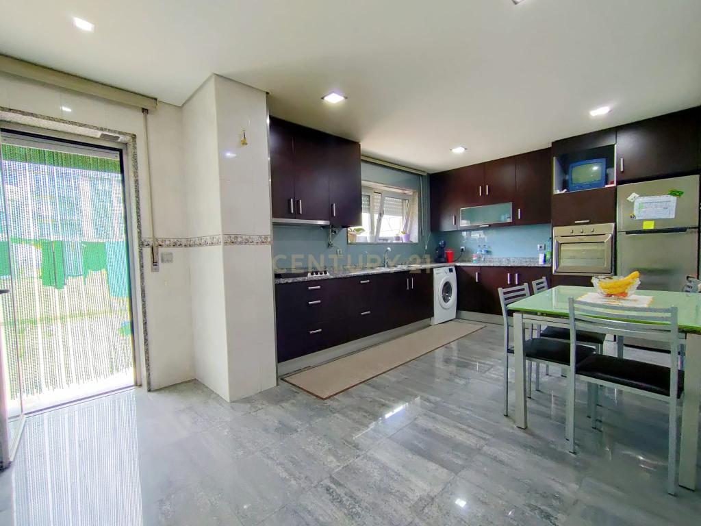 Apartamento T3 com Terraço e Vista na Póvoa de Varzim - Image 11