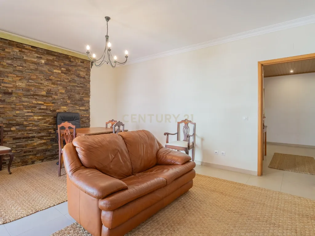 Apartamento T2, sito na localidade de Cova da Piedade, concelho de Almada. - Image 9