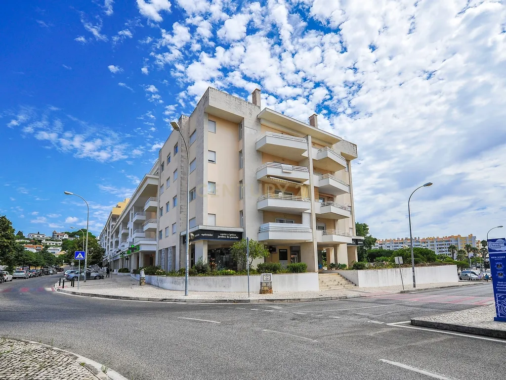 Apartamento T3 com suíte, garagem e varanda – Jardins da Parede - Image 1