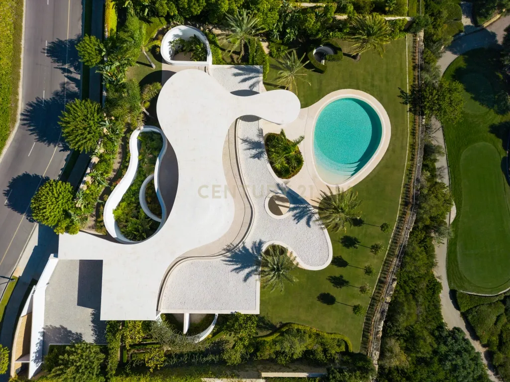 Villa de Golfe na Primeira Linha 7: Uma Obra-Prima Escultural da Arquitetura Visionária na Finca Cortesin - Image 20