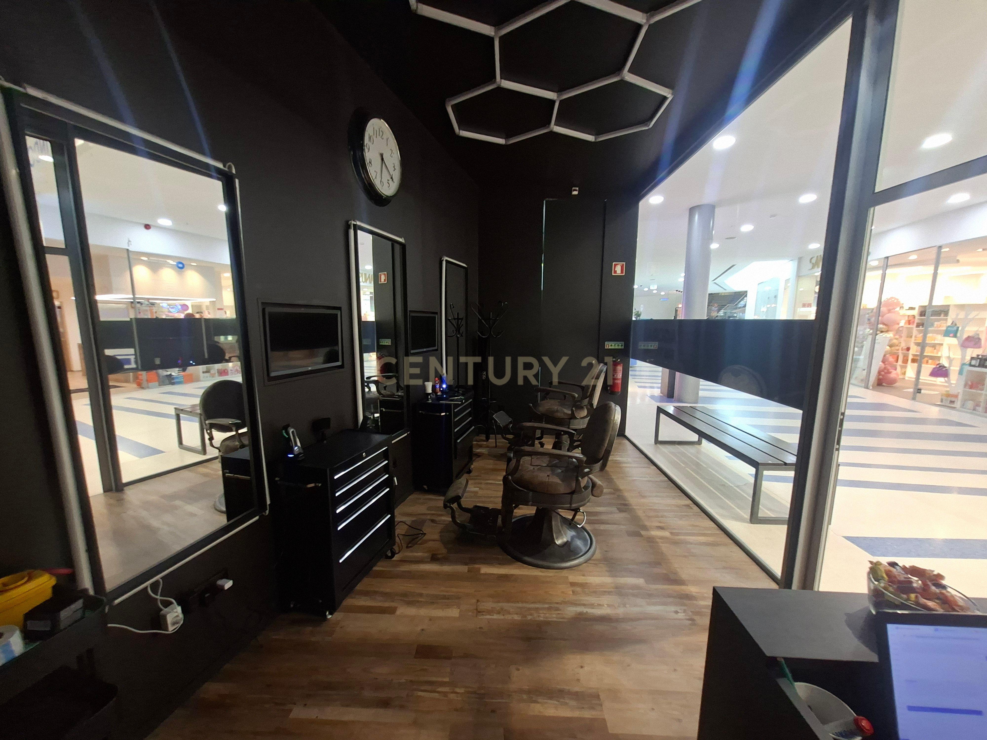 Fotografia 5 de Trespasse de Barbearia em Lordelo - Guimarães