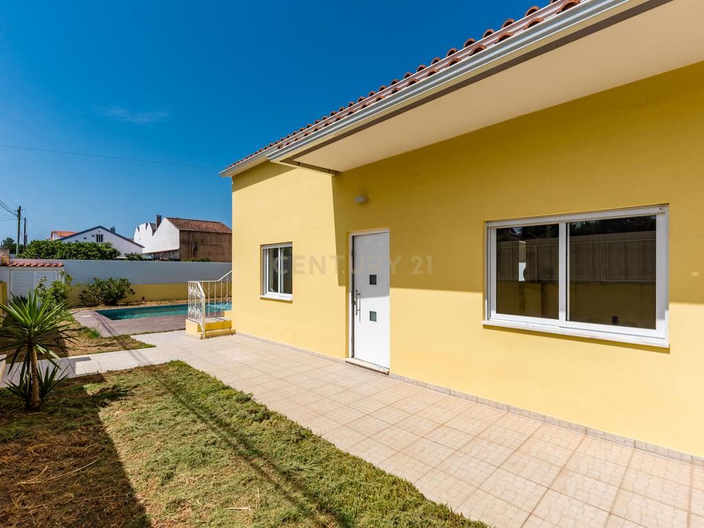 Moradia Totalmente Remodelada com Piscina em Fernão Ferro - Image 4