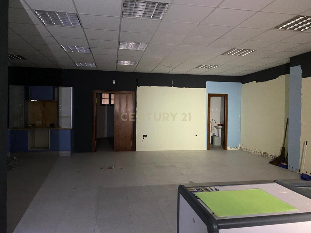 🏢✨ Loja comercial no centro de Oñati – 206 m² cheios de potencial - Image 5