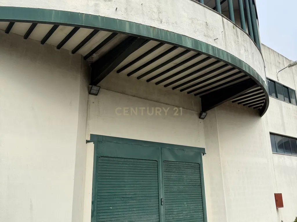 Armazém de 1.000 m² | 2 Pisos | Elevado Potencial de Rentabilidade - Image 13