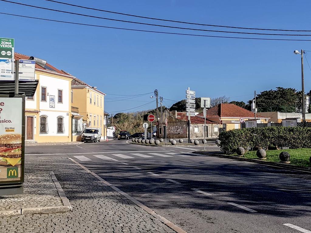 Espaço comercial de 97m2 com esplanada, em São Pedro de Sintra - Image 9