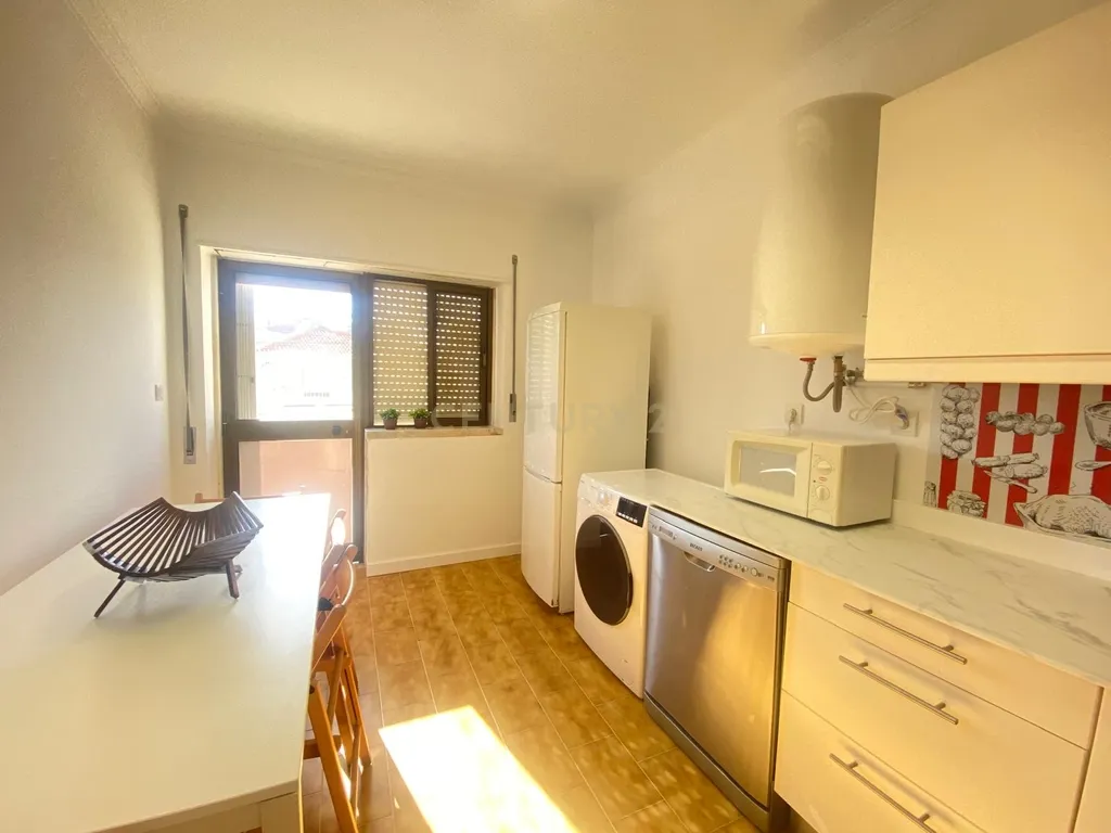 Apartamento T0 (88 m²) com terraço – Próximo de Cascais - Image 11