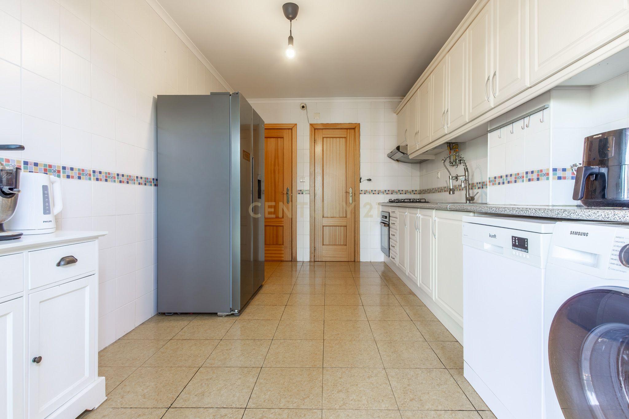 Fotografia 12 de Apartamento Quatro Assoalhadas -Com Lugar de  Parqueamento - Quinta do Anjo, Palmela