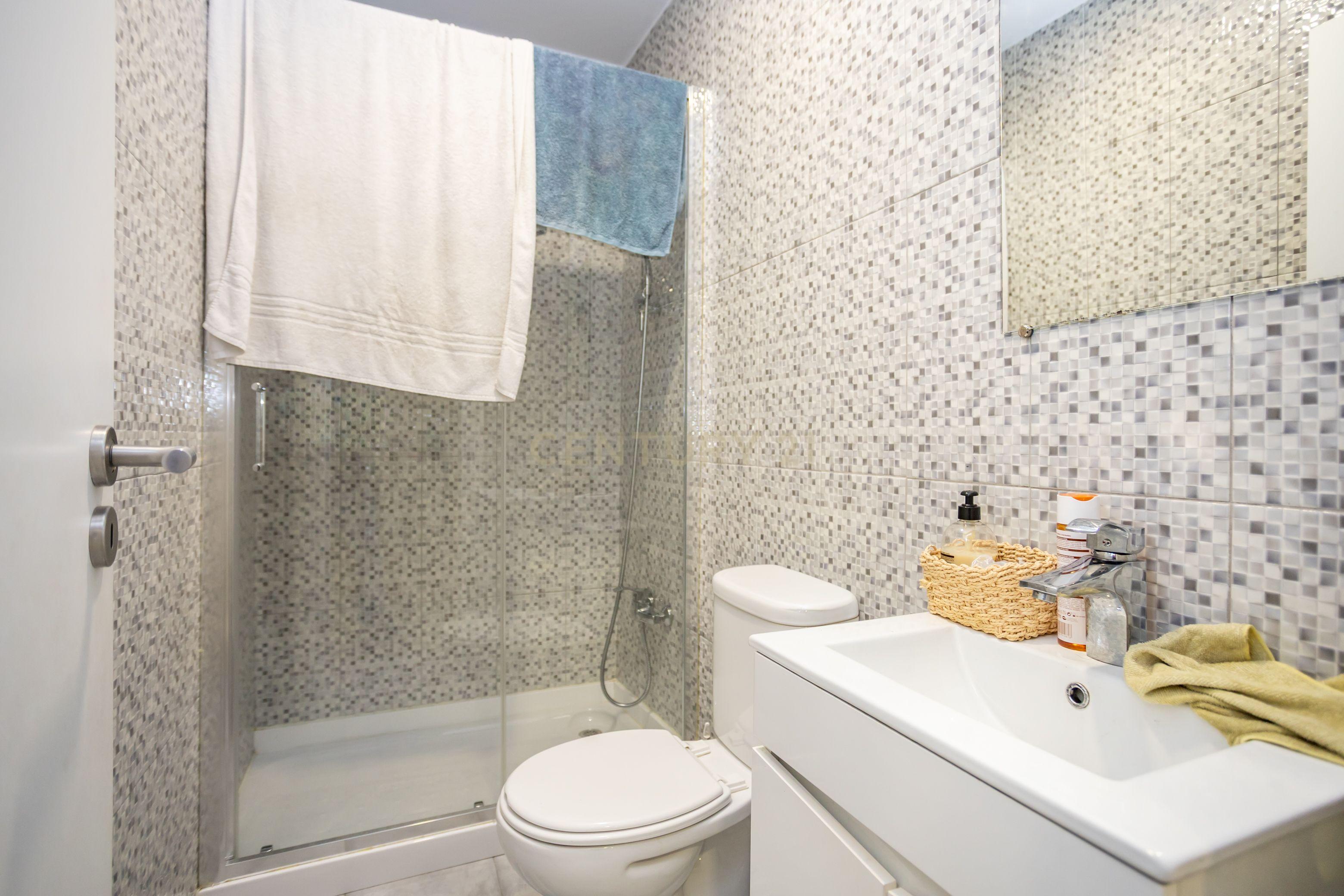 Fotografia 6 de Espaço Comercial com Potencial para Habitação