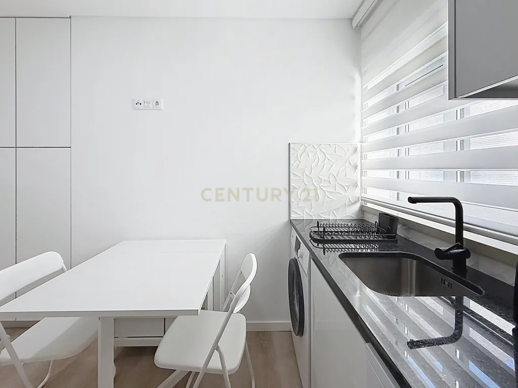 Apartamento T2 Novo - Arrendamento no Centro da Nazaré - Image 28