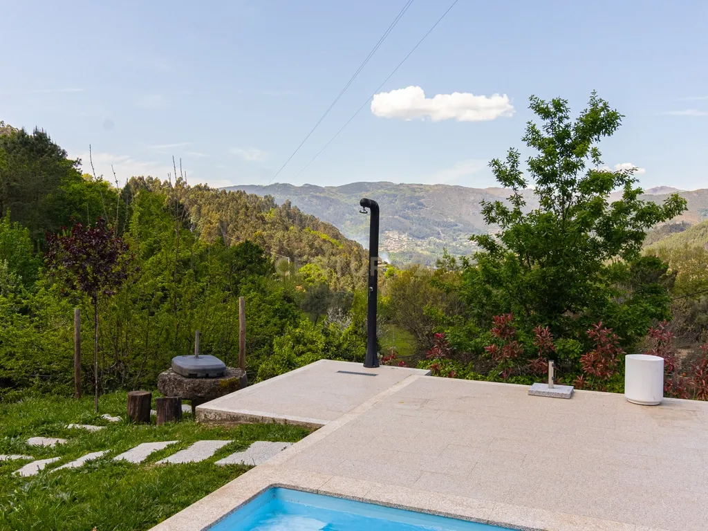 Um Refúgio no Gerês com 2 casas junto ao Rio - Image 33
