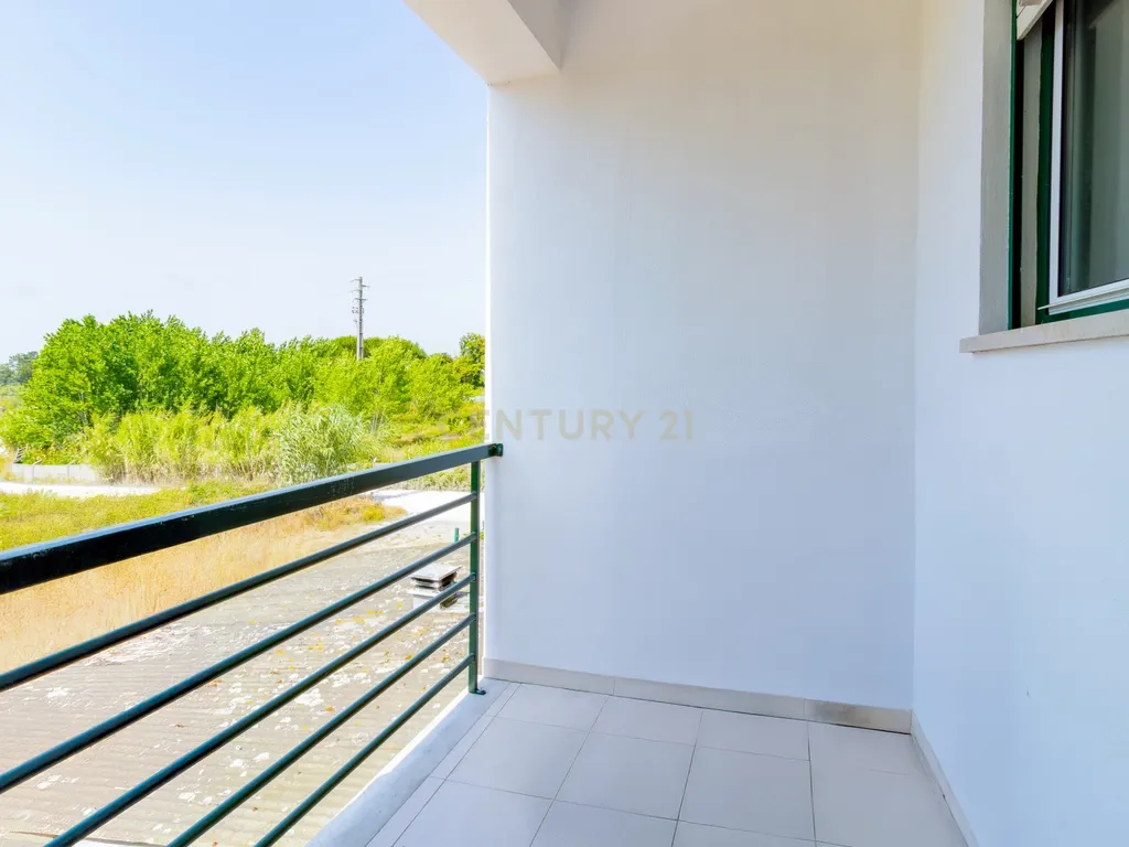 Excelente Moradia T3 , espaço exterior e garagem – Marinha Grande - Image 15