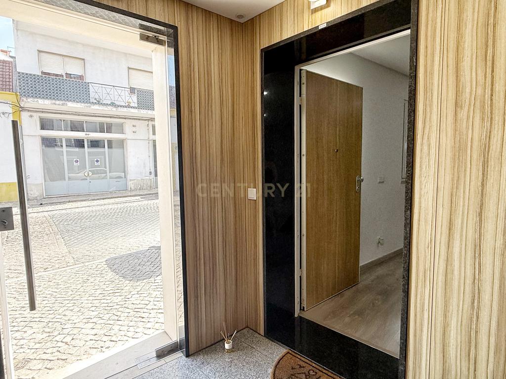 Apartamento Novo T1 com logradouro no Montijo  - Image 15