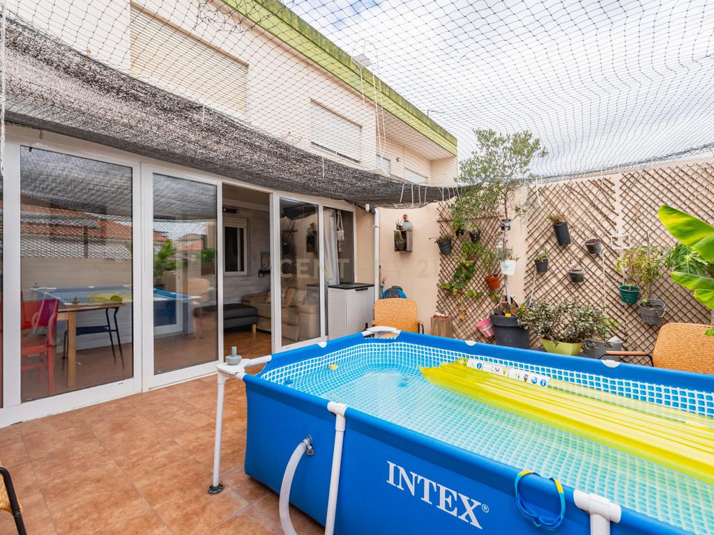 T2 com terraço e espaço adicional | Laranjeiro - Image 25