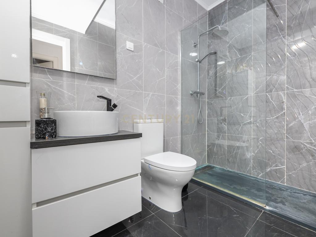 Apartamento T2 no Feijó totalmente remodelado - Image 18