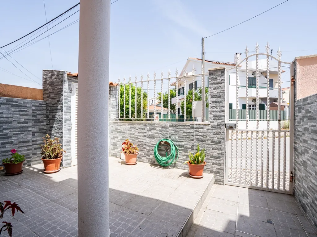 Moradia T3 em Quinta do Conde, Sesimbra - Oportunidade Única - Image 16