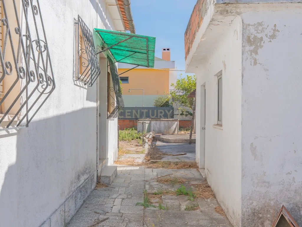 Moradia Isolada com Terreno de 1041 m² – Um Mundo de Possibilidades! - Image 97