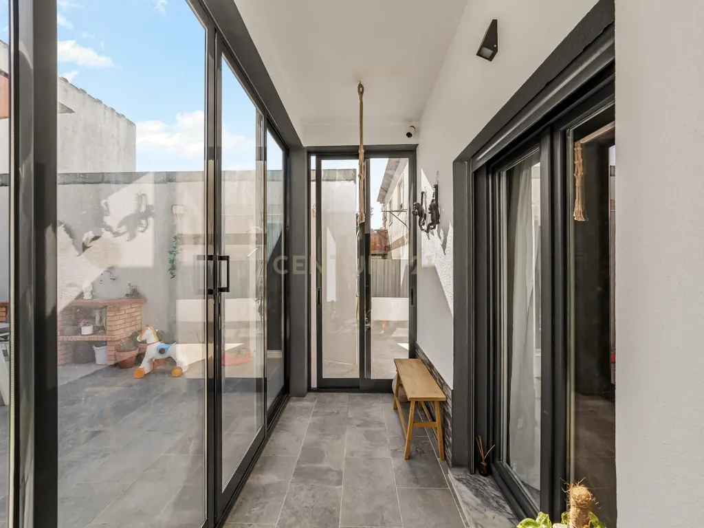 Moradia T3 isolada com garagem, Quinta do Conde - Image 8