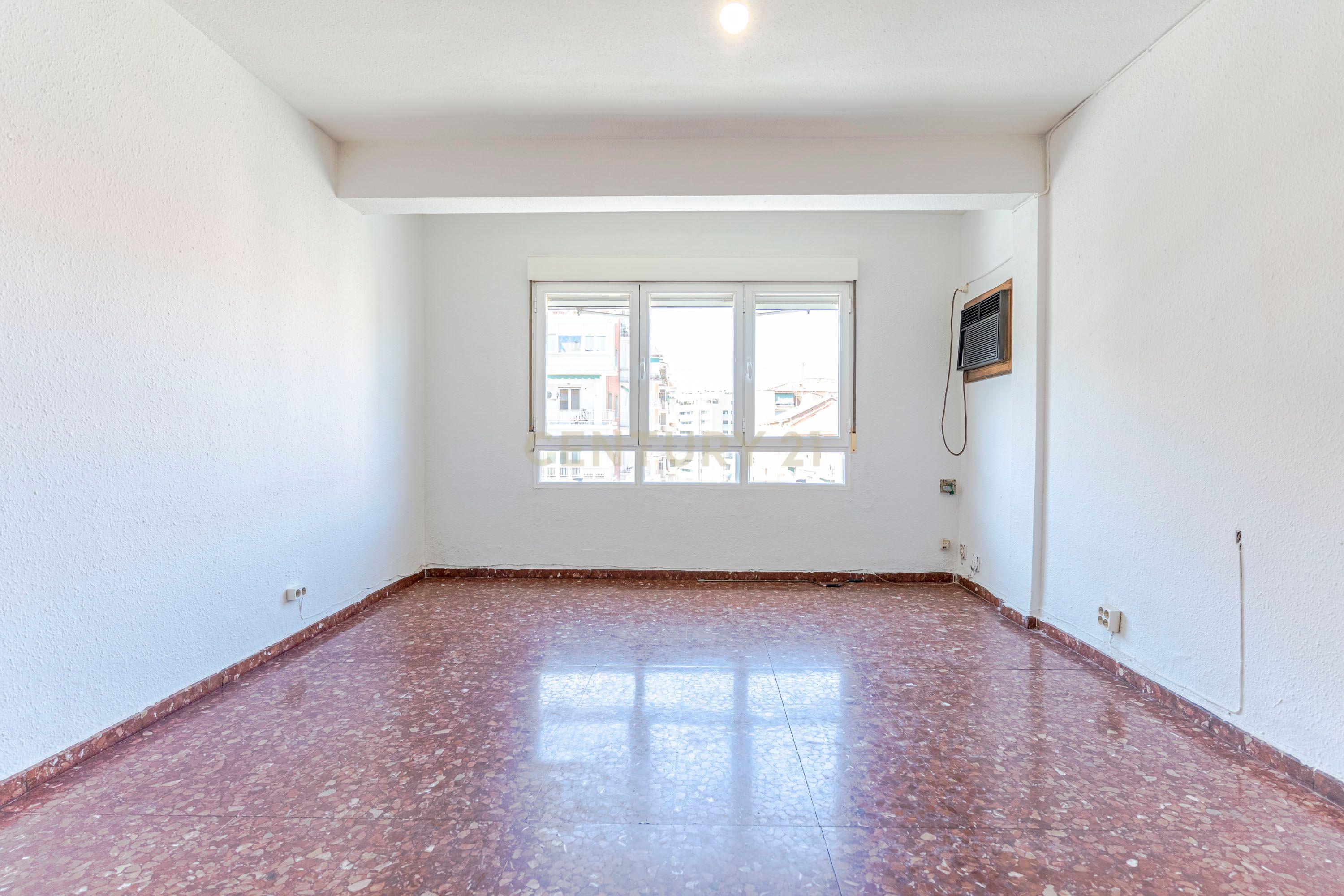 Espaçoso apartamento de 141 m2 no centro de Granada com vista panorâmica do Caminho de Ronda - Image 10