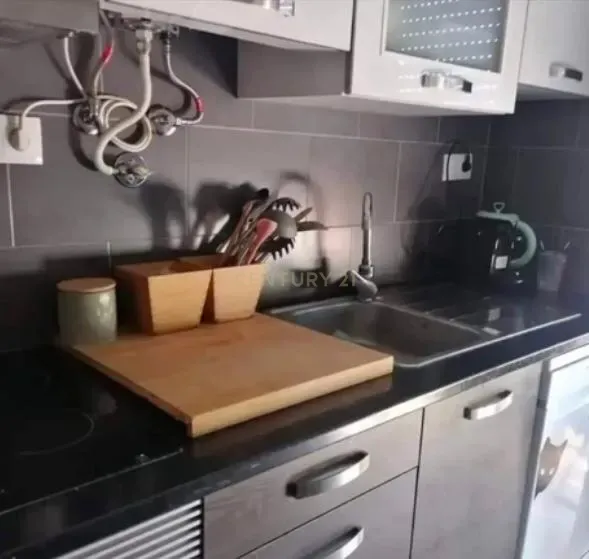 Apartamento T2 renovado em Feijó, Almada - Image 8
