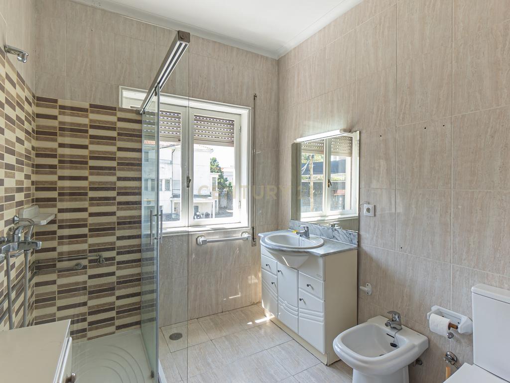 Andar Moradia T5 – Antas, Avenida Fernão de Magalhães – Porto - Image 24