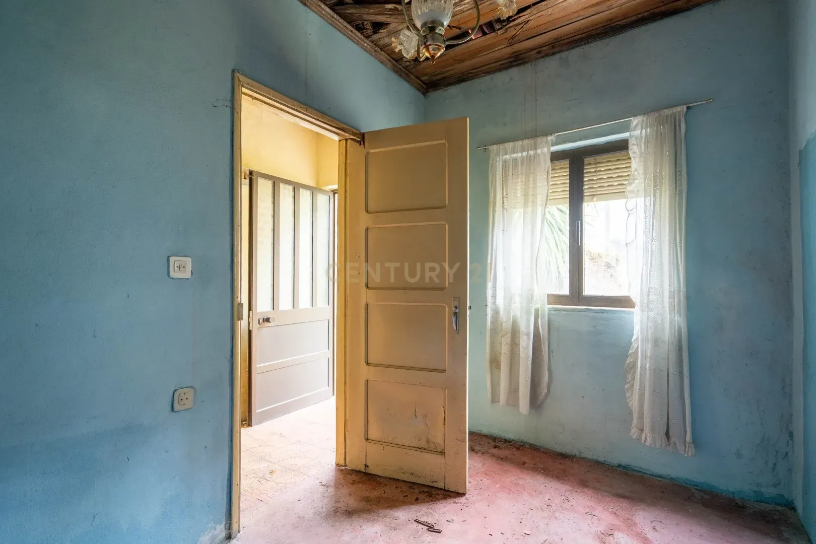 Fotografia 2 de Moradias para Reabilitação em Vila Nova de Poiares